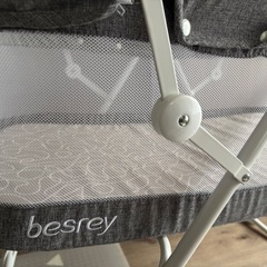 ベビーベッドの画像