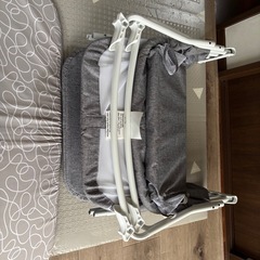 ベビーベッドの画像