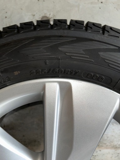 17インチトヨタ純正ホイール　スタッドレス付き
