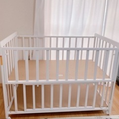 美品ヤトミ ベビーベッド ホワイトの画像