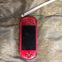 PSP3000 レッド バッテリー膨張の為入ってません。の画像