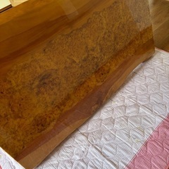 新品未使用品　一枚板鏡面仕上げテーブルの画像