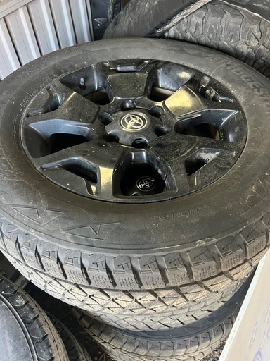 ハイラックス　ブラックラリーエディションホイール