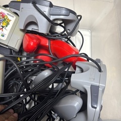 任天堂64/本体/コントローラー4つ/カセット6種の画像