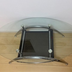 ガラステーブルの画像