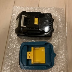 （純正）マキタ　バッテリー　と　（新品）マキタ互換　USB電源アダプター　14.4V 18Vバッテリー対応の画像