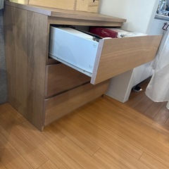 IKEA MALM チェストの画像