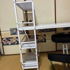 机と椅子
の画像