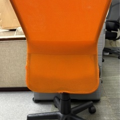 事務　椅子　オレンジの画像