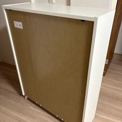 IKEA 扉付き本棚の画像