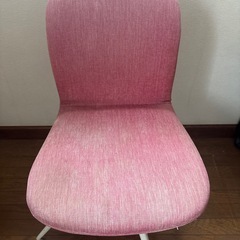 ピンク椅子の画像