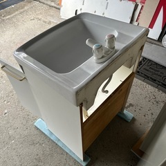 ●受渡し者様決定済となりました● タダであげます●(中古)洗面台※下台のみ、60cm巾の画像