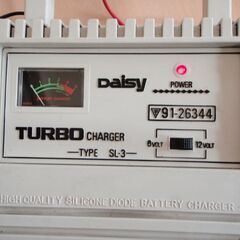 バッテリーチャージャー　高性能小型充電器の画像