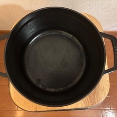 staub ストウブ 22cmの画像