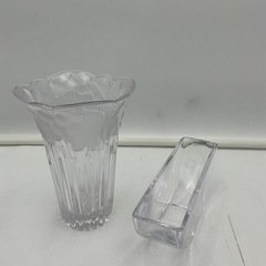 ガラス花器と花瓶セットの画像