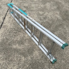 Ｓ型脚立の画像