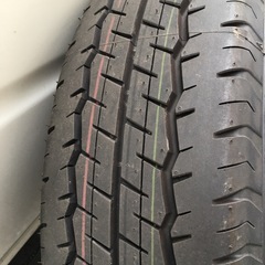 ハイエース‼️200系‼️新車外し‼️25年製‼️純正タイヤ、ホイール、ホイールキャップ、ホイールナット、セット‼️SP 175 N‼️195/80R 15‼️の画像