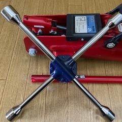 フロアジャッキ 油圧式 2t  クロスレンチ　ジャッキアップ用アダプター　3点セット の画像
