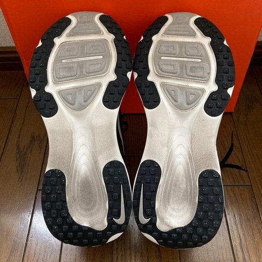 NIKE　ナイキ　VOMERO18　ボメロ18　ブラック　29.5㎝　ランニング