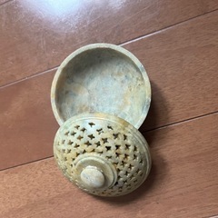 大理石の小物入れの画像