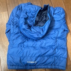 フード付きアウター　ユニクロ　130の画像