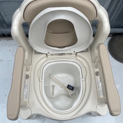 安寿　ポータブルトイレ FX-CP ちびくまくん　アームレスト付きの画像