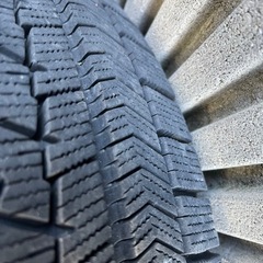 バリ山　スタッドレスタイヤ４本セットの画像