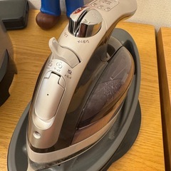 TOSHIBA La-Coo コードレスアイロン TA-FVX800の画像