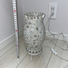 お話し中　　IKEA購入　間接 照明器具　ライト　モザイクタイル装飾の画像