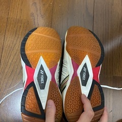 バドミントンシューズ　27.5cmの画像