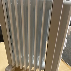 M199・デロンギオイルヒーター　RHJ21F0812-WH この機会にぜひ！の画像