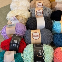 毛糸　大量の画像