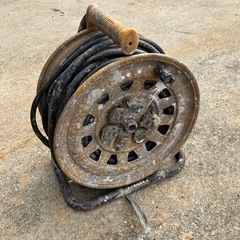 屋外　延長　電気コードの画像