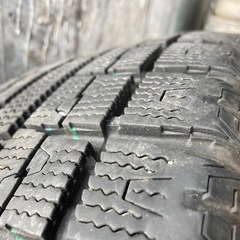 スタッドレスタイヤ。タイヤのみ。の画像