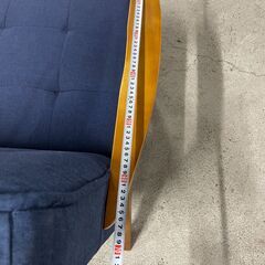 【美品】二人掛けソファー ネイビー 北欧風 脚付き コンパクト 人気 早い者勝ち 引取歓迎 配送OKの画像