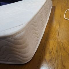 シングルベッドフレーム+マットレスの画像