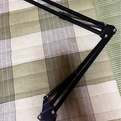 スマホスタンド（スマホを挟んで、寝ながら見る道具）の画像