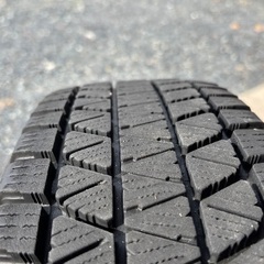 175/80/15 スタッドレス 2022年製8分山の画像