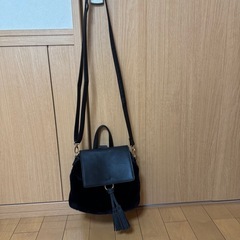 秋冬アイテムに！ファーリュックの画像