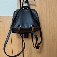 秋冬アイテムに！ファーリュックの画像