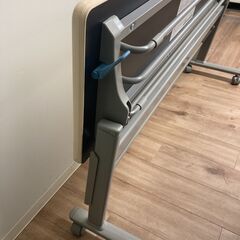 【差し上げます】オカムラ 8184型 会議用折りたたみテーブル キャスター付き ２台セットの画像