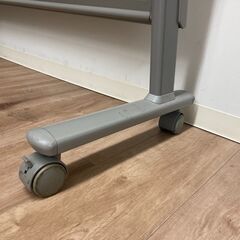 【差し上げます】オカムラ 8184型 会議用折りたたみテーブル キャスター付き ２台セットの画像