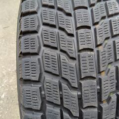 ランクルプラド用スタッドレスタイヤセットの画像
