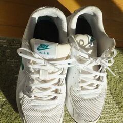 Nike Air Max ホワイト/グリーン　スニーカーの画像