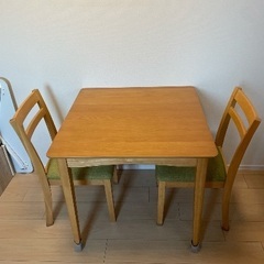 【75%OFF】ダイニングテーブル3点セット (ニトリ　DT CLS 75×75cm）の画像