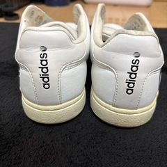 adidas ２７センチの画像