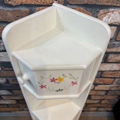 とっても可愛いトイレ収納棚をお安くお譲りいたします。の画像