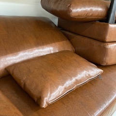 カウチソファーのご紹介です！の画像