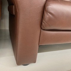 ブラウンの2人掛けソファーのご紹介です！の画像