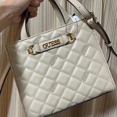 GUESS バッグの画像